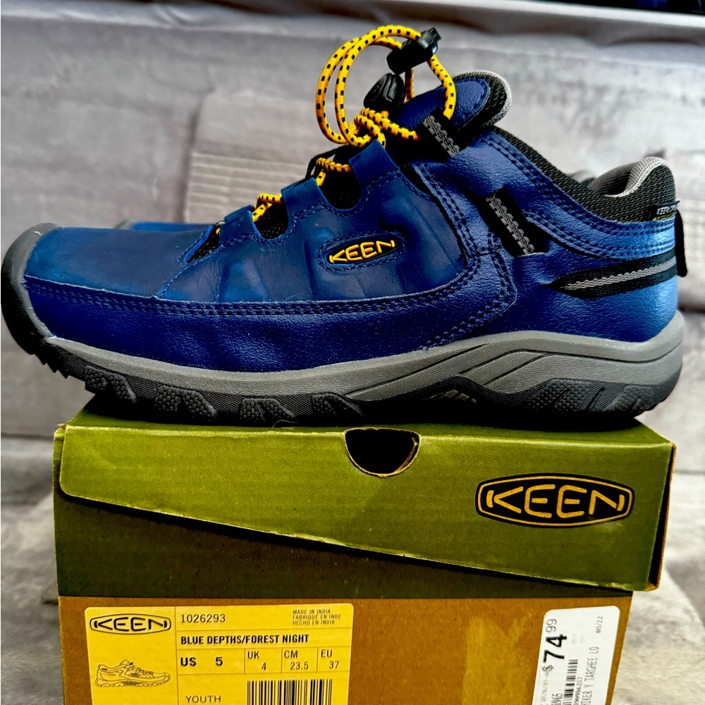Keen size 5 Hiker New